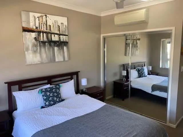 Modern Beach Apartment Gladstone 0*,
