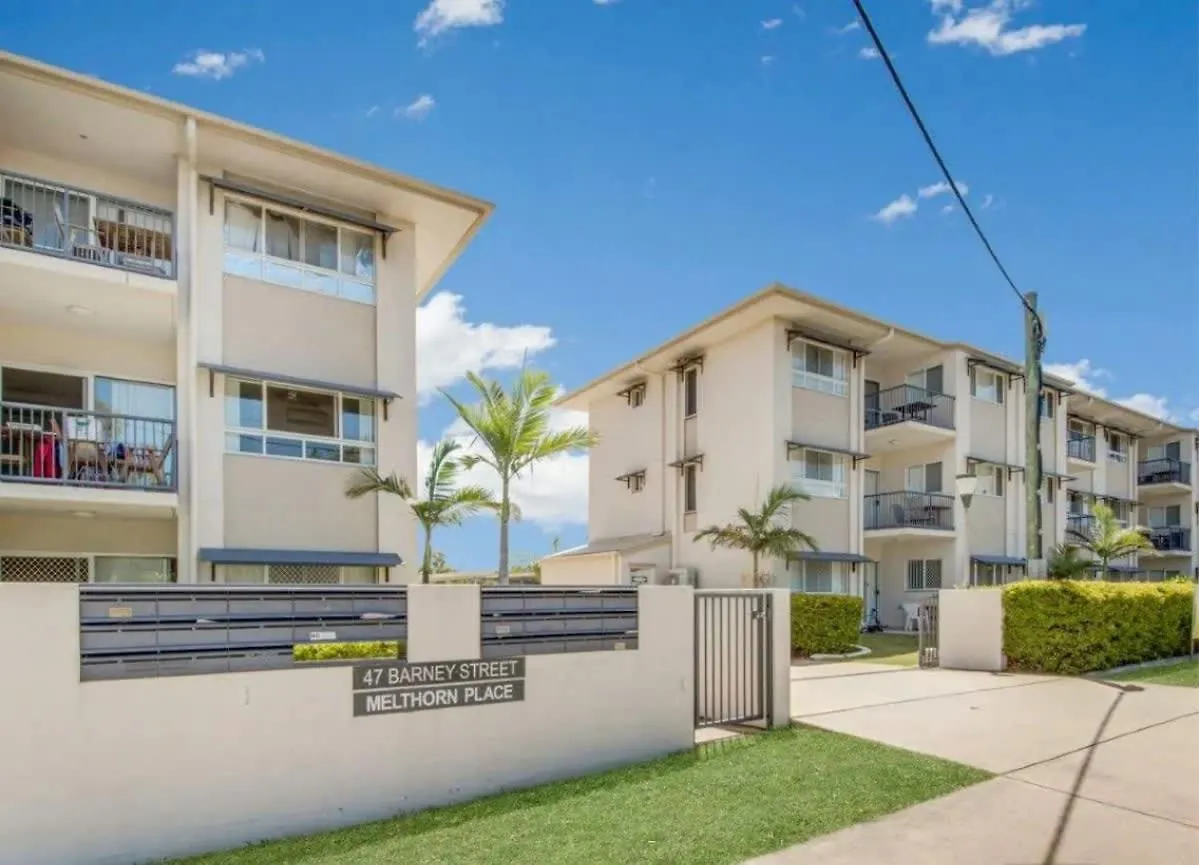 Modern Beach Apartment Gladstone